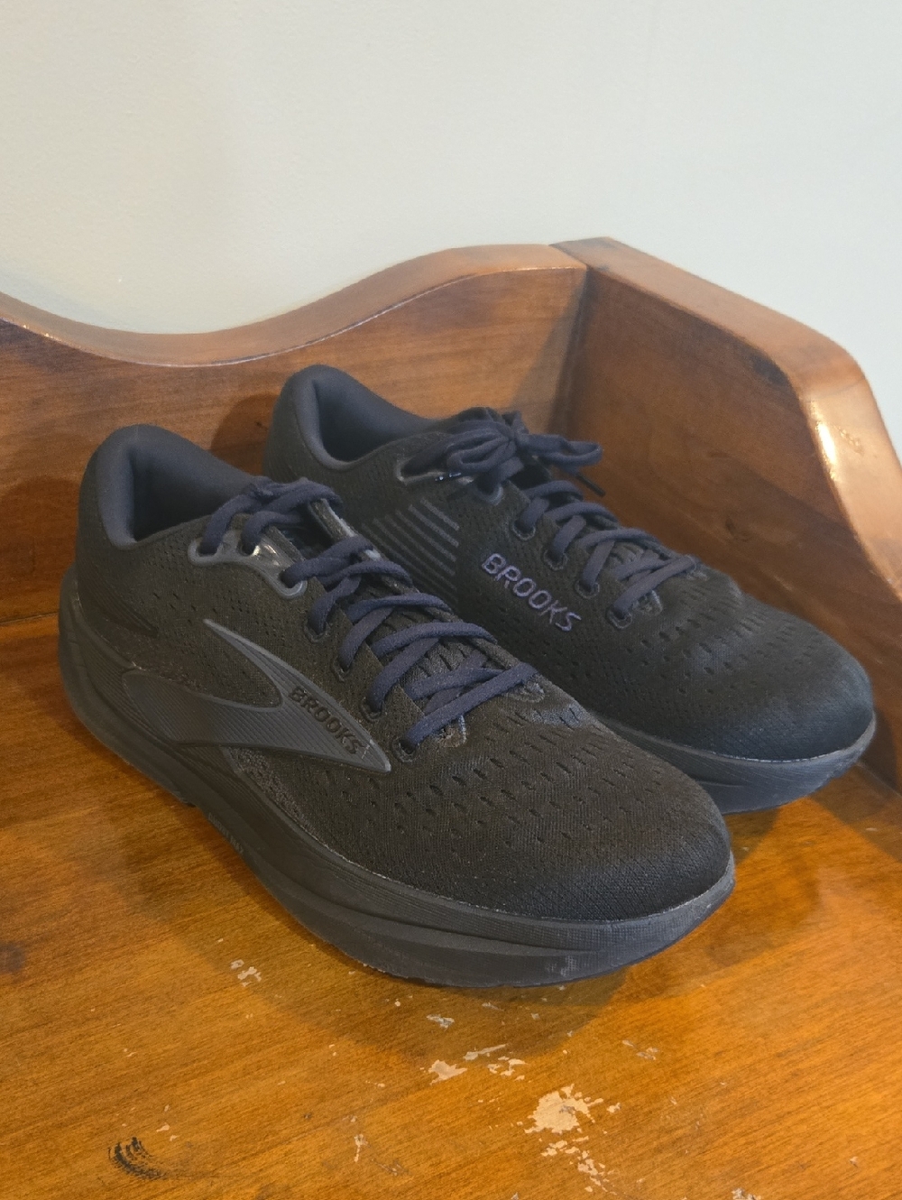 Brooks | Ghost Max 2 monochrome black sporty running sneakers | MENS 11